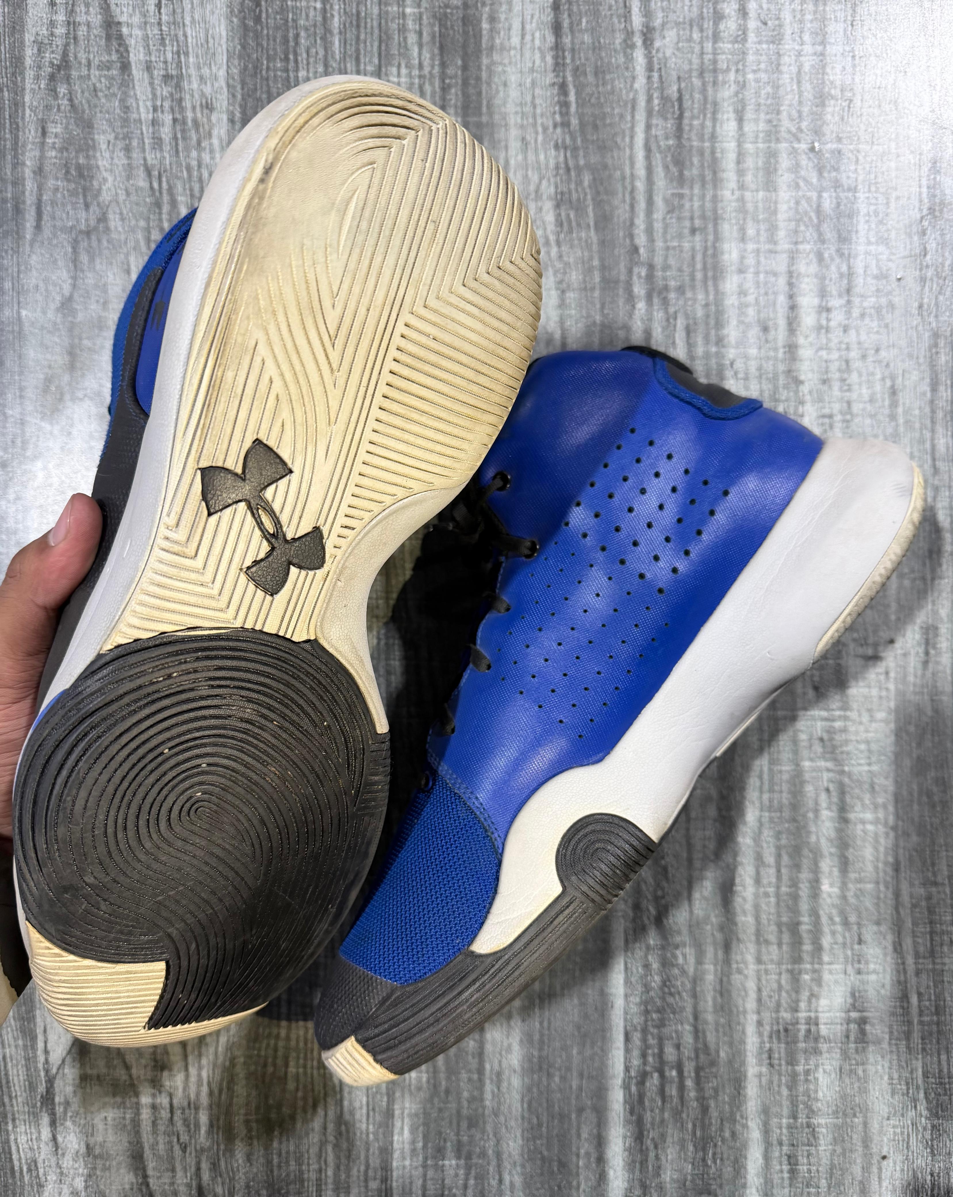 Under Armour Anomaly Men's Basketball Shoes(Premium 
EUR 47.5)