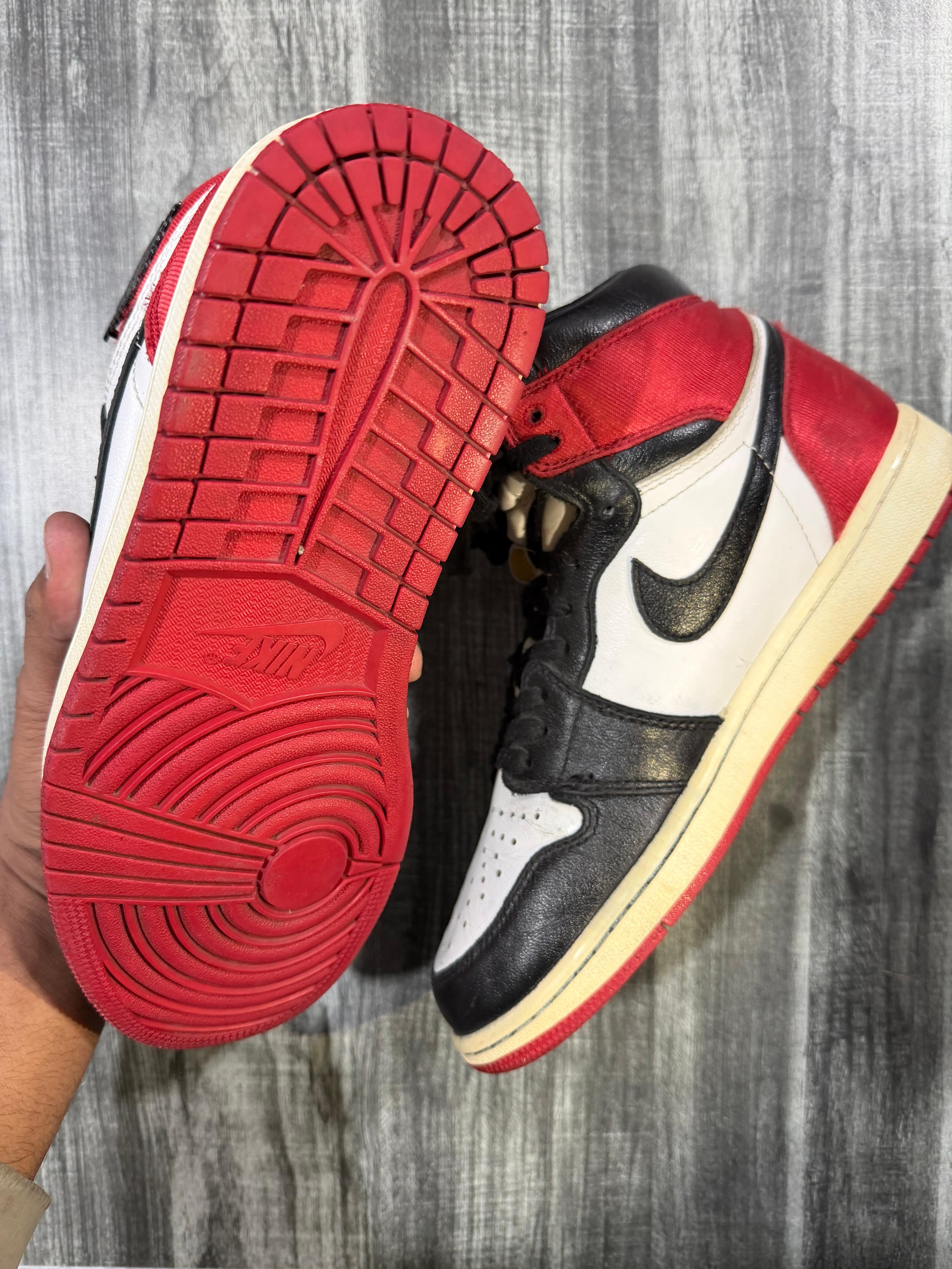 Nike Air Jordan 1 Retro High OG "Black Toe" Sneakers(Premium 
EUR 42)